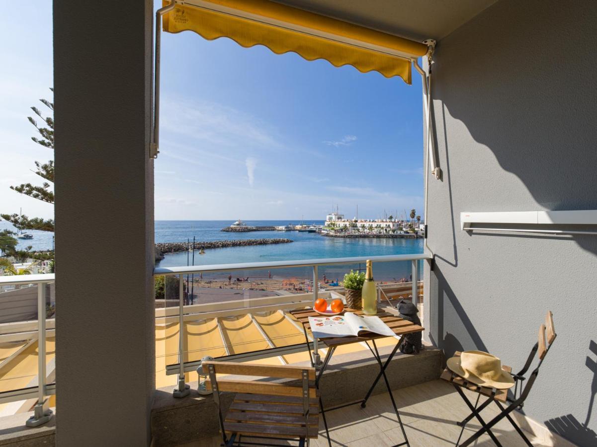 First Line - Parking Free Holiday home