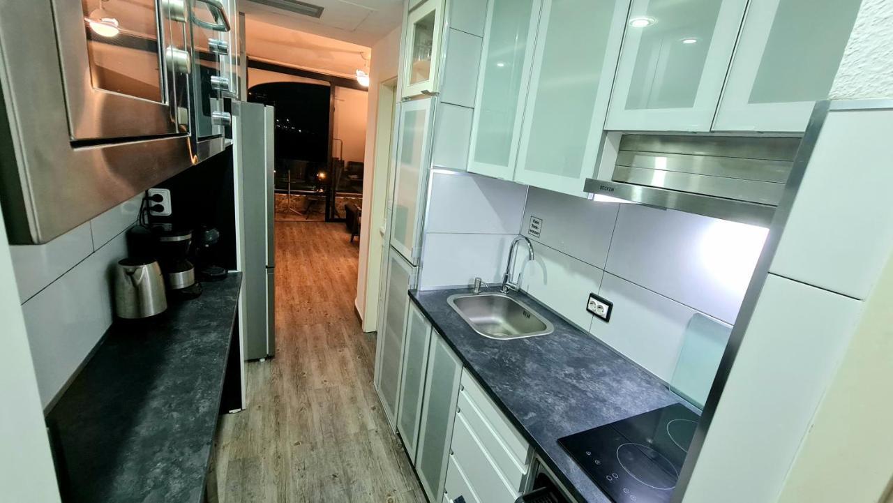 Oceanfront Deluxe-45m, 2 Big Pools,2aircondition, 2tv-65