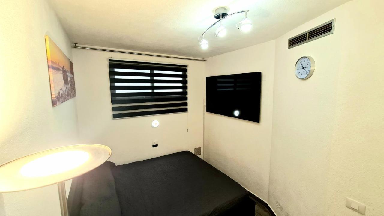 Apartamento Oceanfront Deluxe-45m, 2 Big Pools,2aircondition, 2tv-65