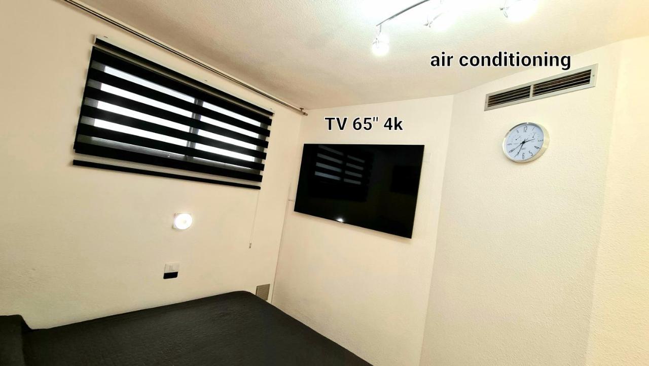 Apartamento Oceanfront Deluxe-45m, 2 Big Pools,2aircondition, 2tv-65