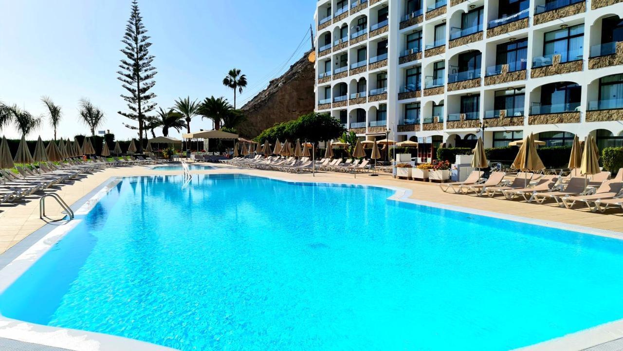 Apartamento Oceanfront Deluxe-45m, 2 Big Pools,2aircondition, 2tv-65