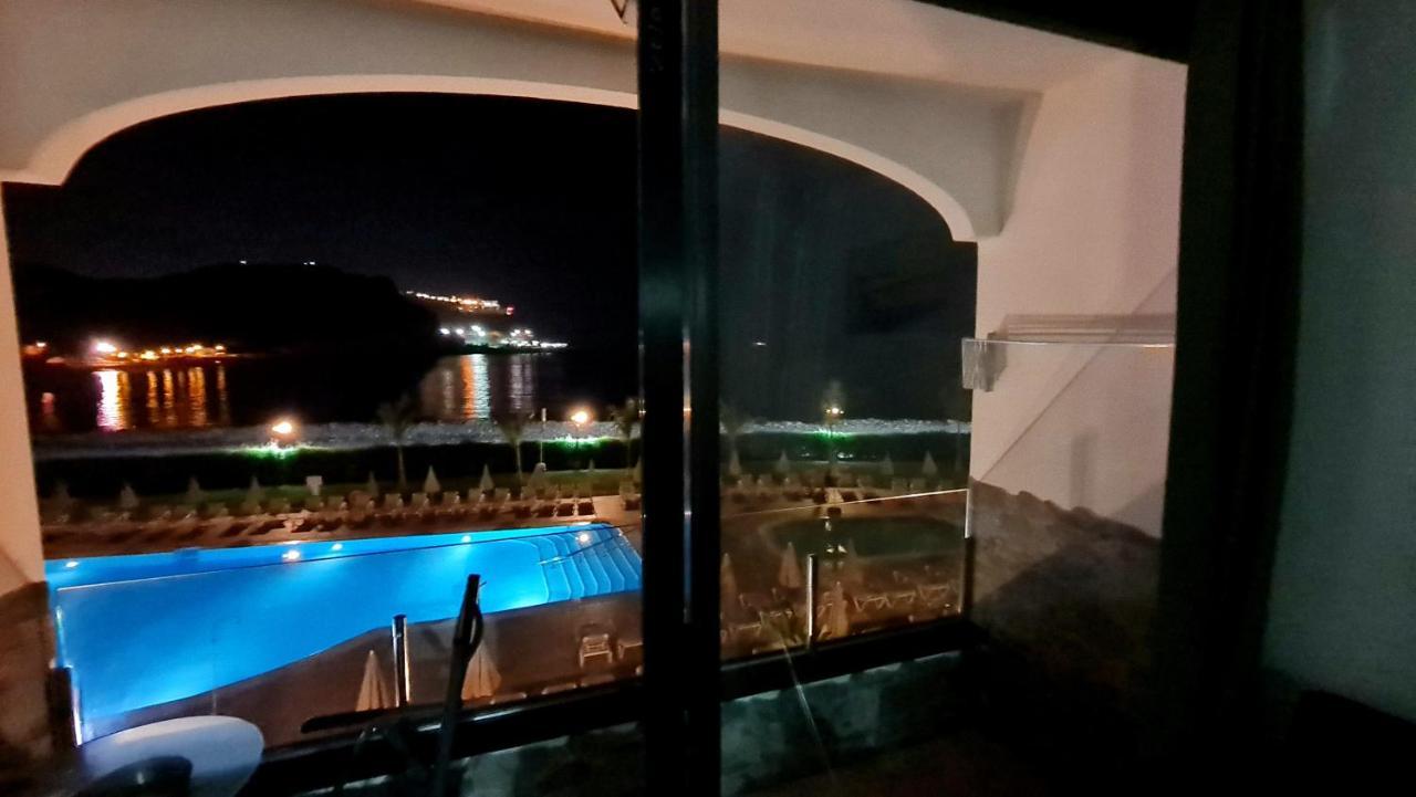 Oceanfront Deluxe-45m, 2 Big Pools,2aircondition, 2tv-65