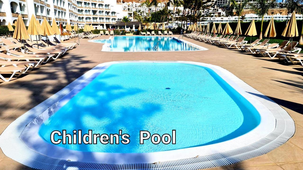 Apartamento Oceanfront Deluxe-45m, 2 Big Pools,2aircondition, 2tv-65