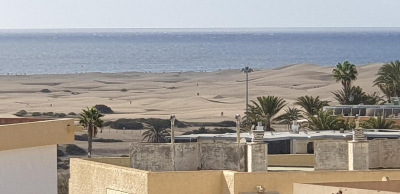 Playa Del Ingles. Al Lado Del Oceano * San Bartolome de Tirajana (Gran Canaria)