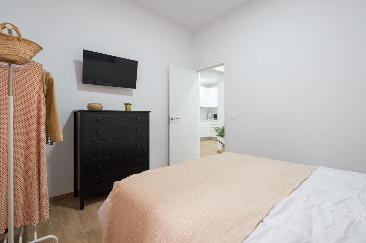 Workfriendly 2br 5 Min Walk To - Wifi Apartment *