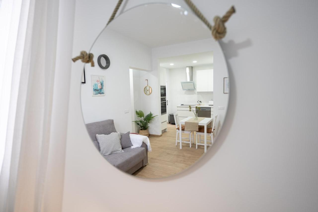 Workfriendly 2br 5 Min Walk To - Wifi Apartment *