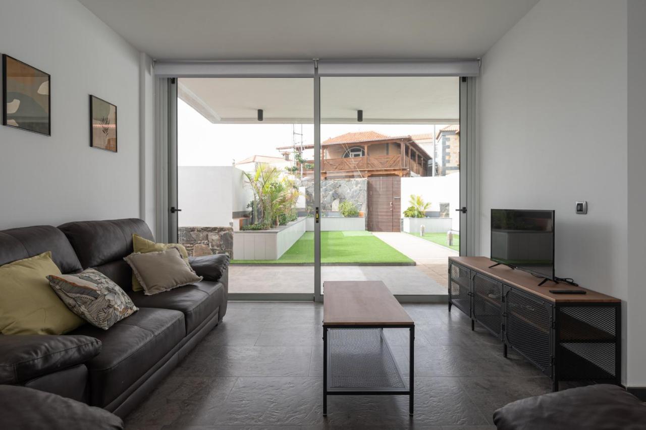 Modern 2br House - Private Pool - Parking *