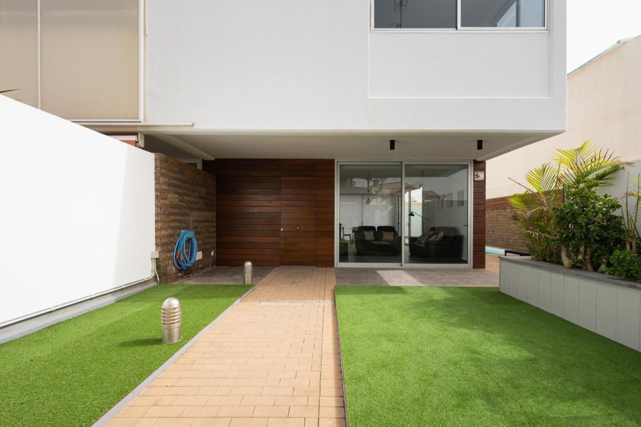 Modern 2br House - Private Pool - Parking Villa