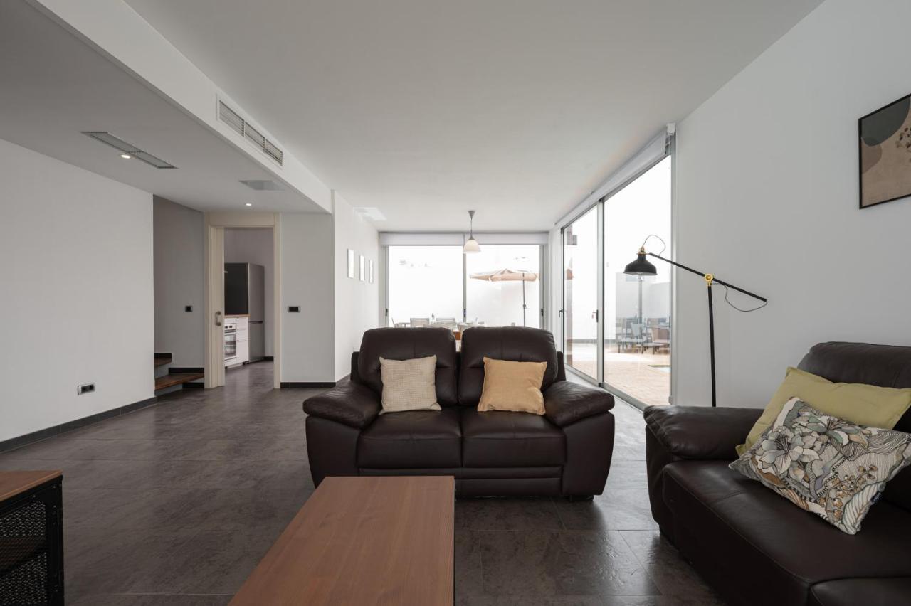 Villa Modern 2br House - Private Pool - Parking