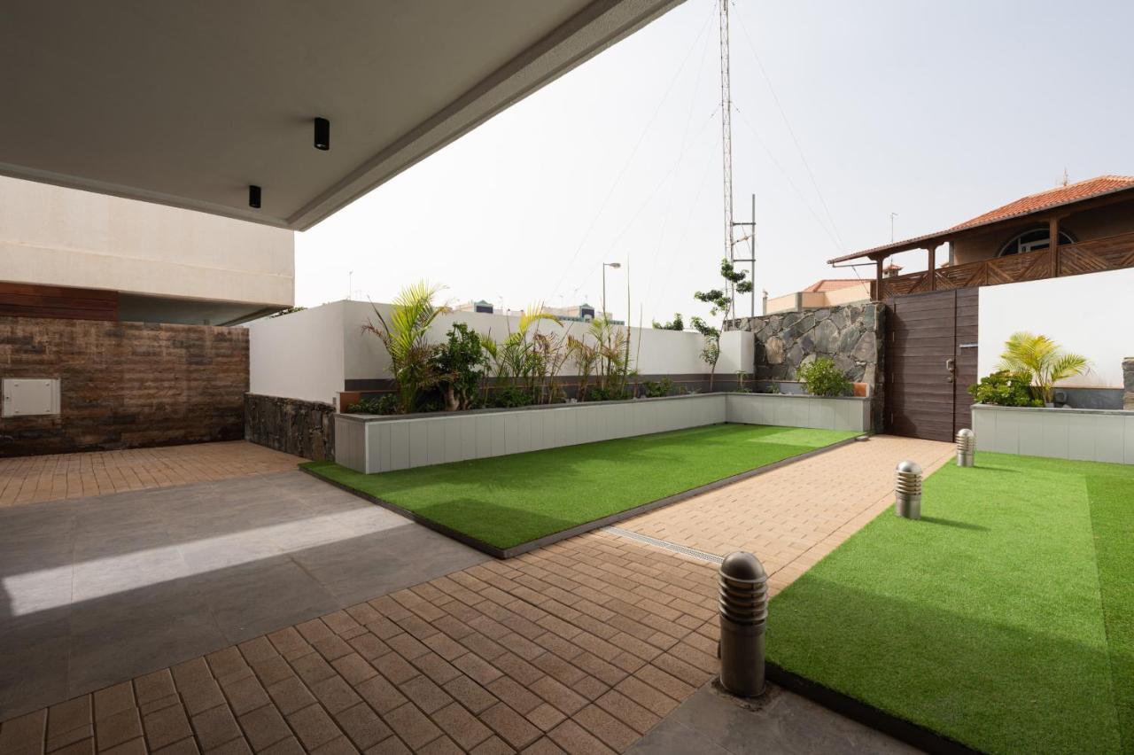 Villa Modern 2br House - Private Pool - Parking