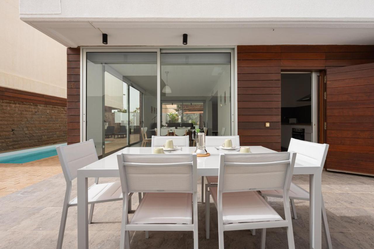 Modern 2br House - Private Pool - Parking
