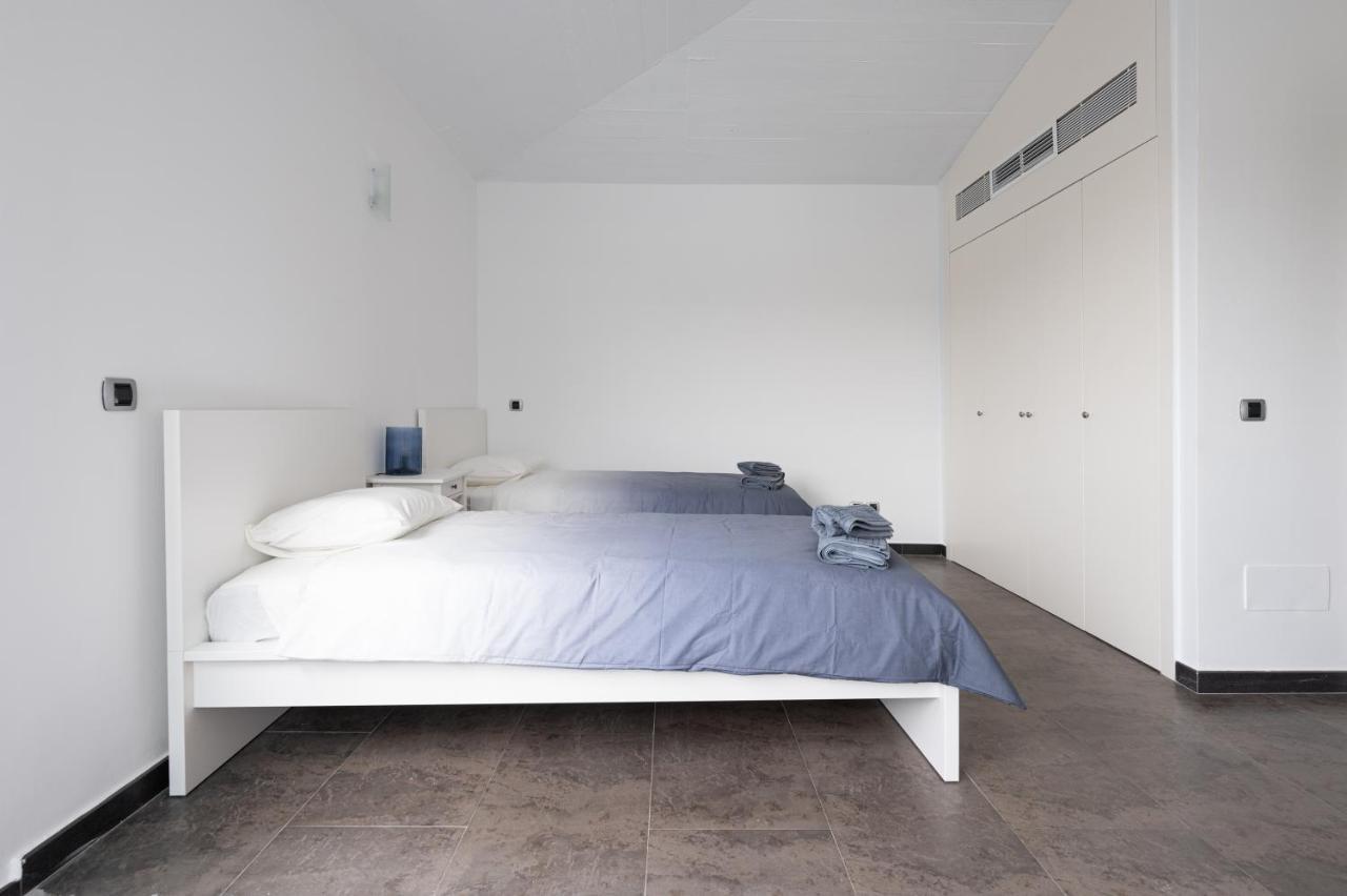 Modern 2br House - Private Pool - Parking