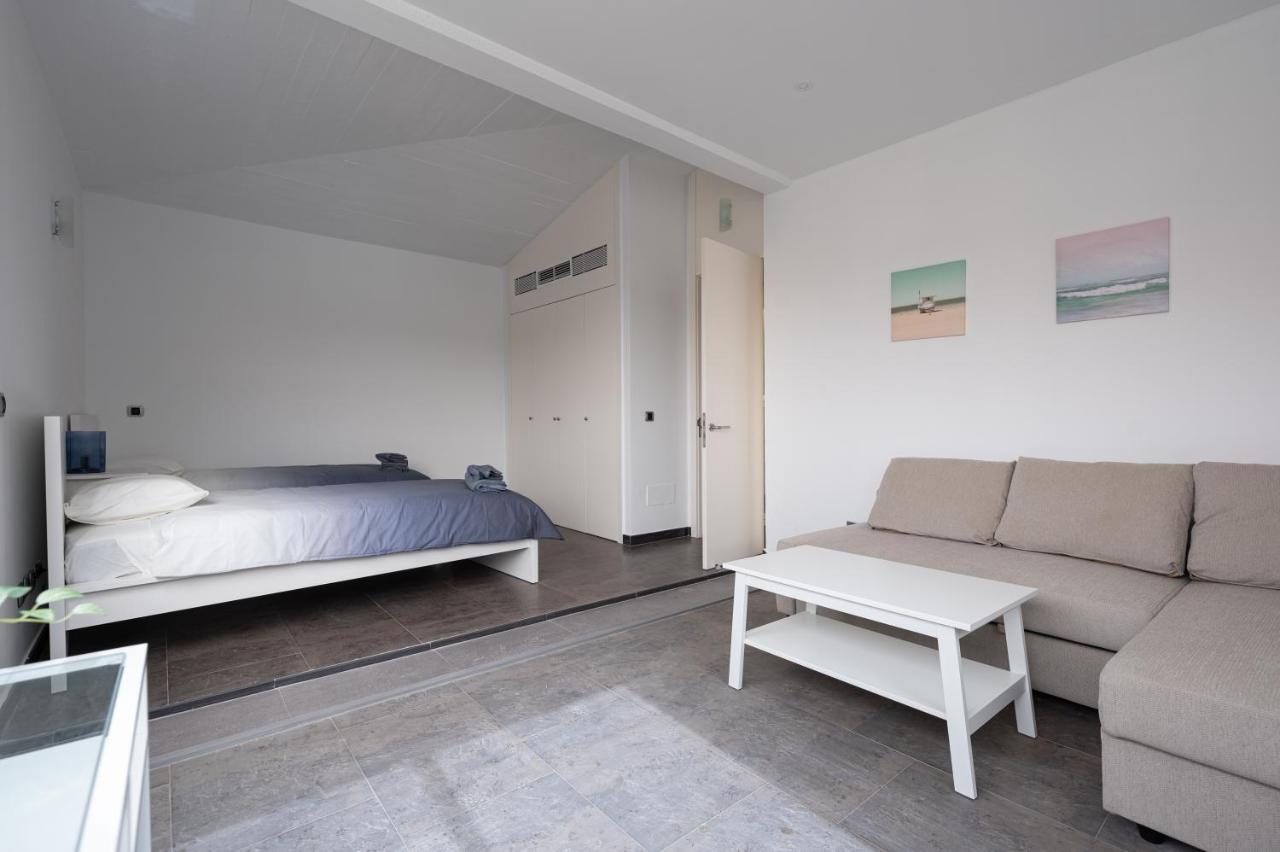 Modern 2br House - Private Pool - Parking *