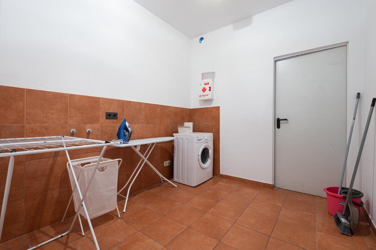 Modern 2br House - Private Pool - Parking Villa *