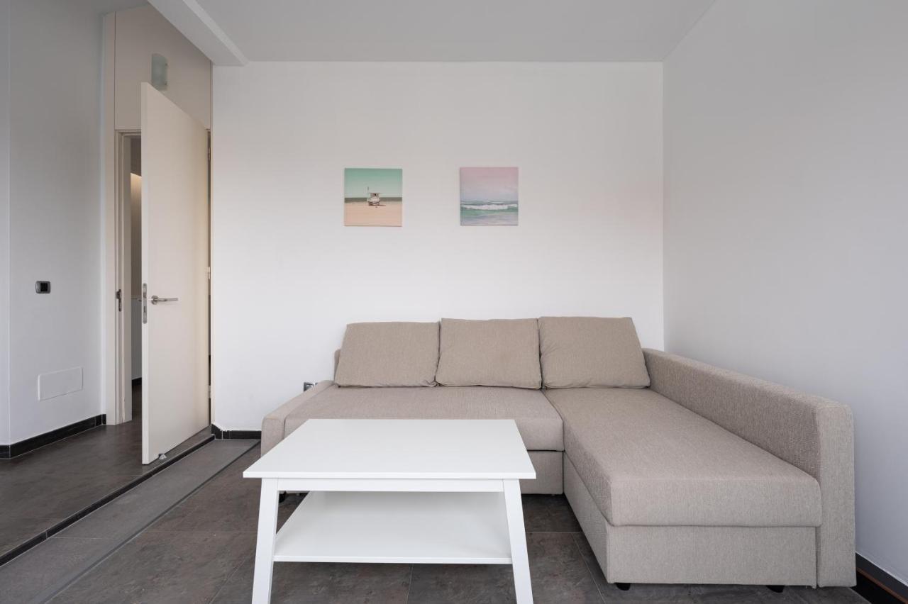 Modern 2br House - Private Pool - Parking * San Bartolomé