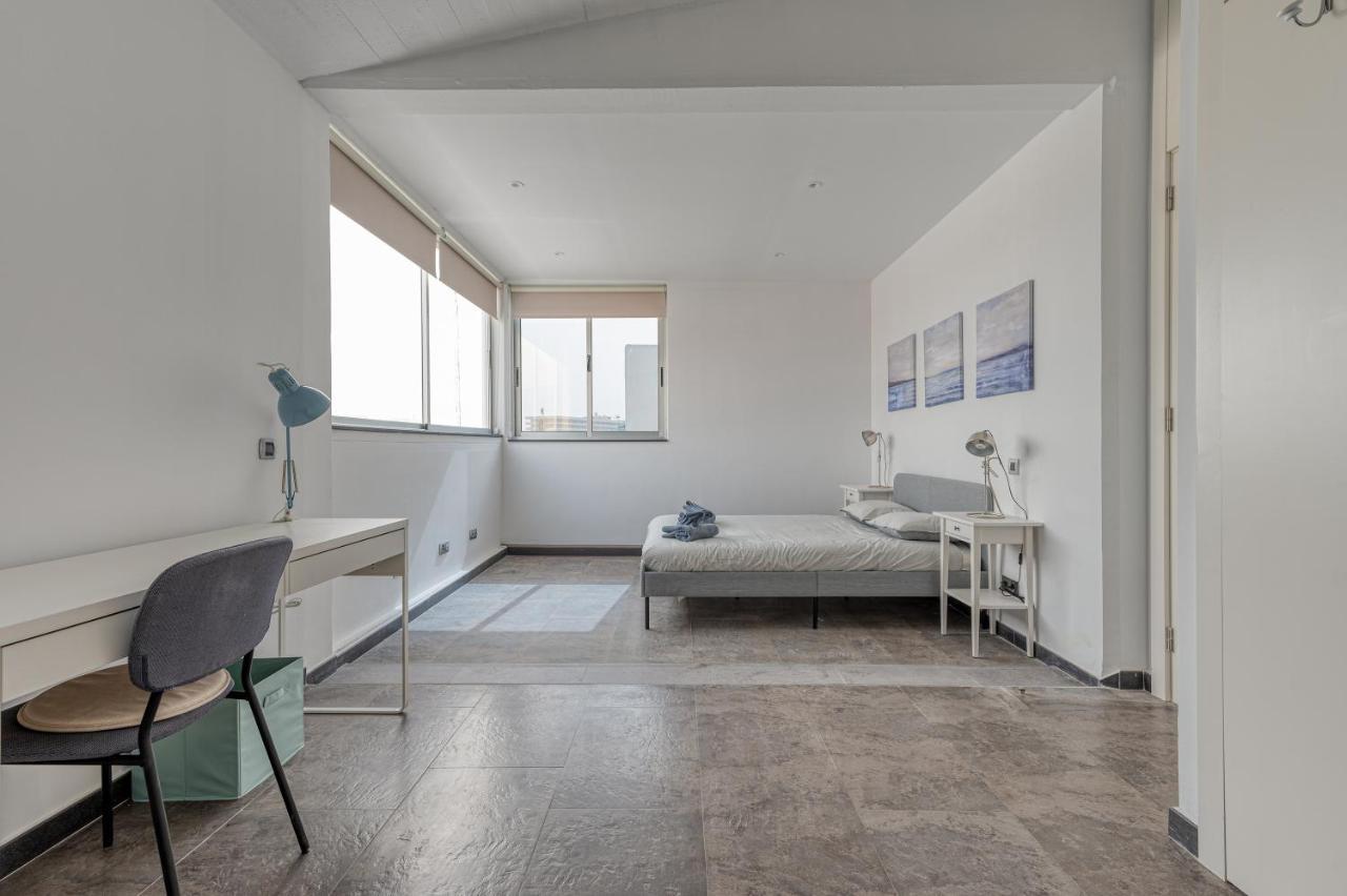 Modern 2br House - Private Pool - Parking