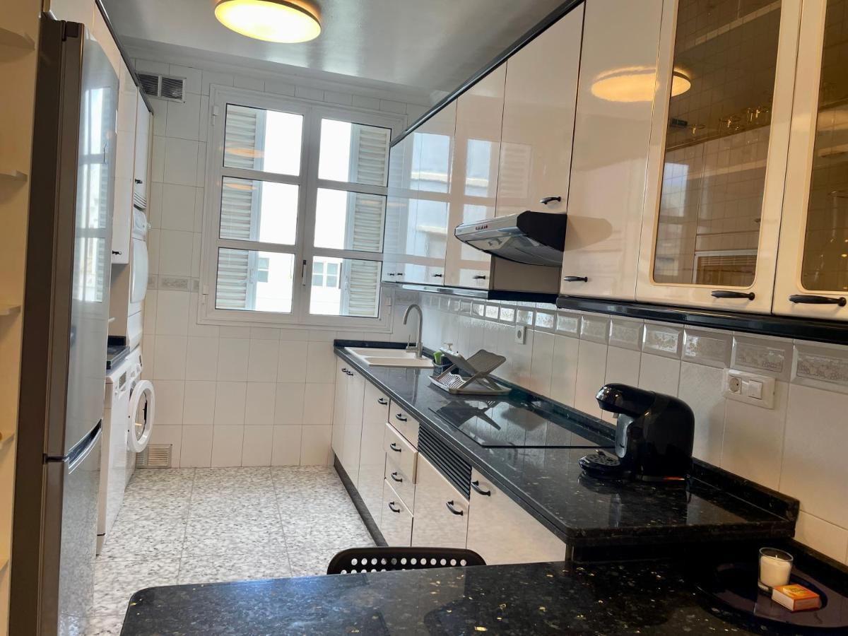 Homeforguest Amplio Apartamento En Triana Apartamento