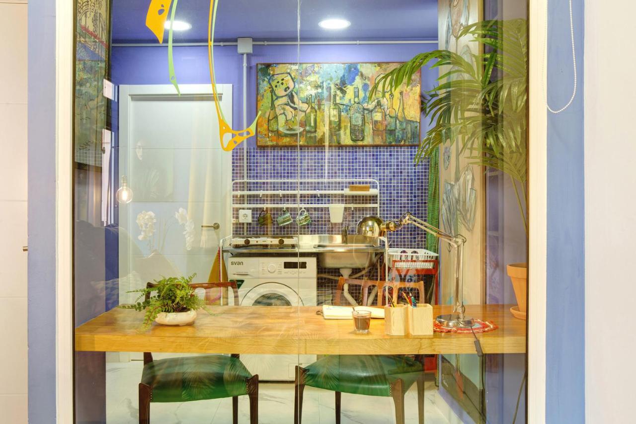 Blue Moon Apartment *