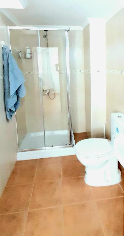 Comfy 2 Bedroom In With Wifi And Free Parking Appartamento