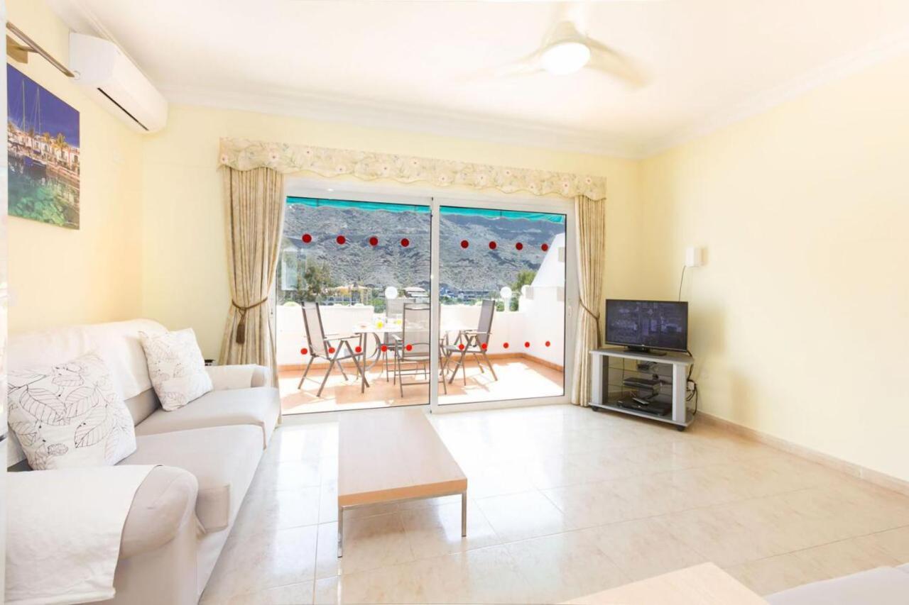 - Spacious, 3 Bedroom Apartment. Air Con. Heated Pool, Playa Puerto De Mogan