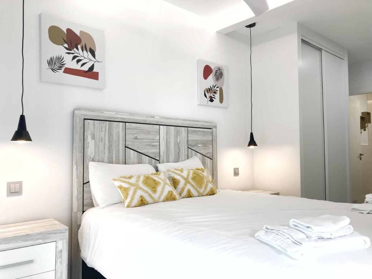 La Naval Flat W Garage Appartamento *