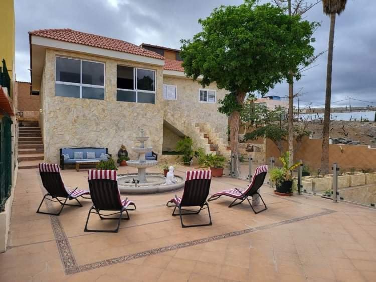 Montana Luna House With Guest house *