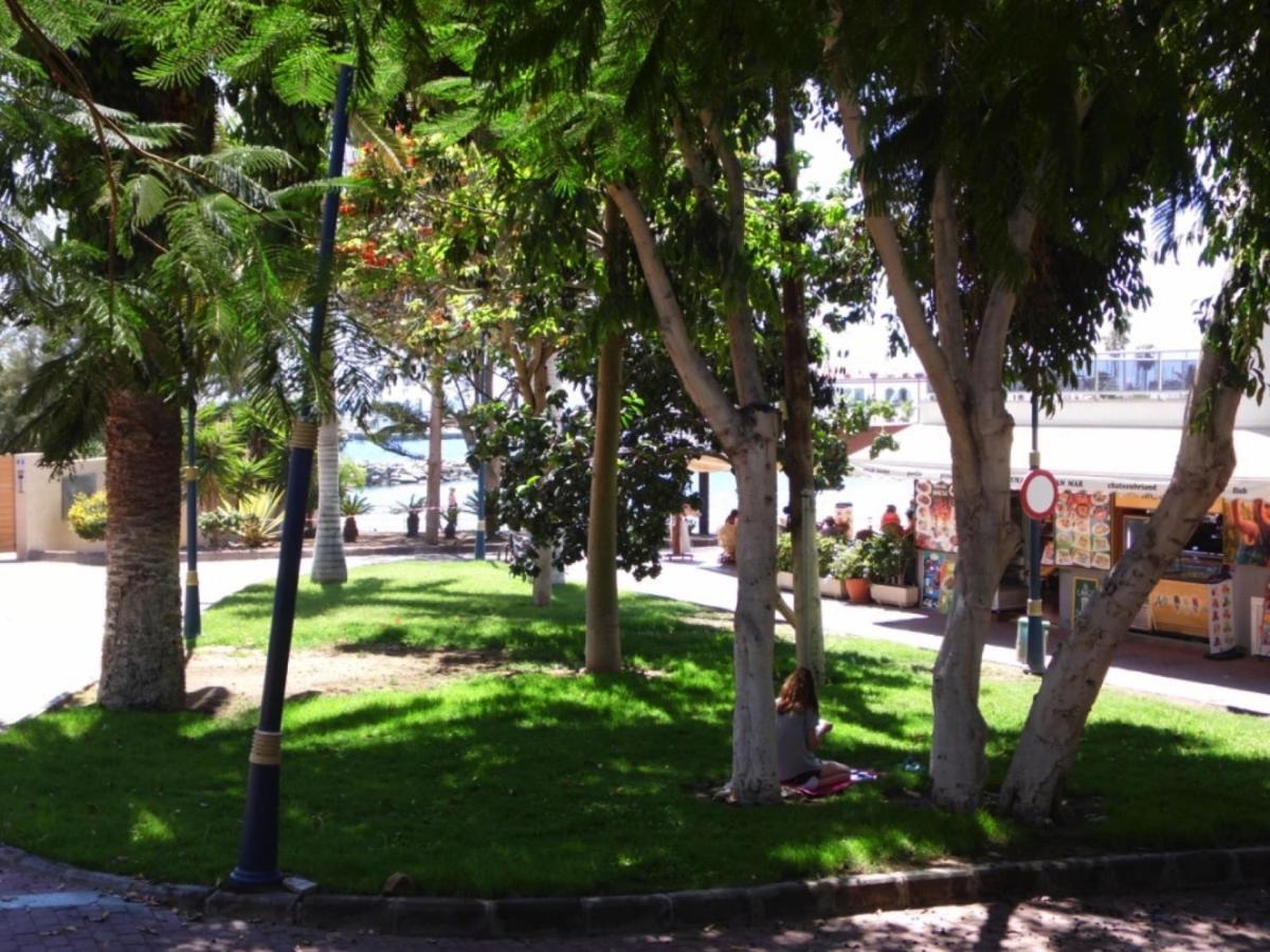 - Spacious, 3 Bedroom Apartment. Air Con. Heated Pool, Playa *
