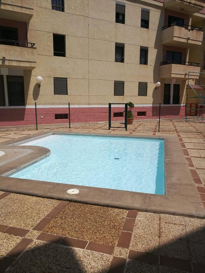 & Pool * Arinaga