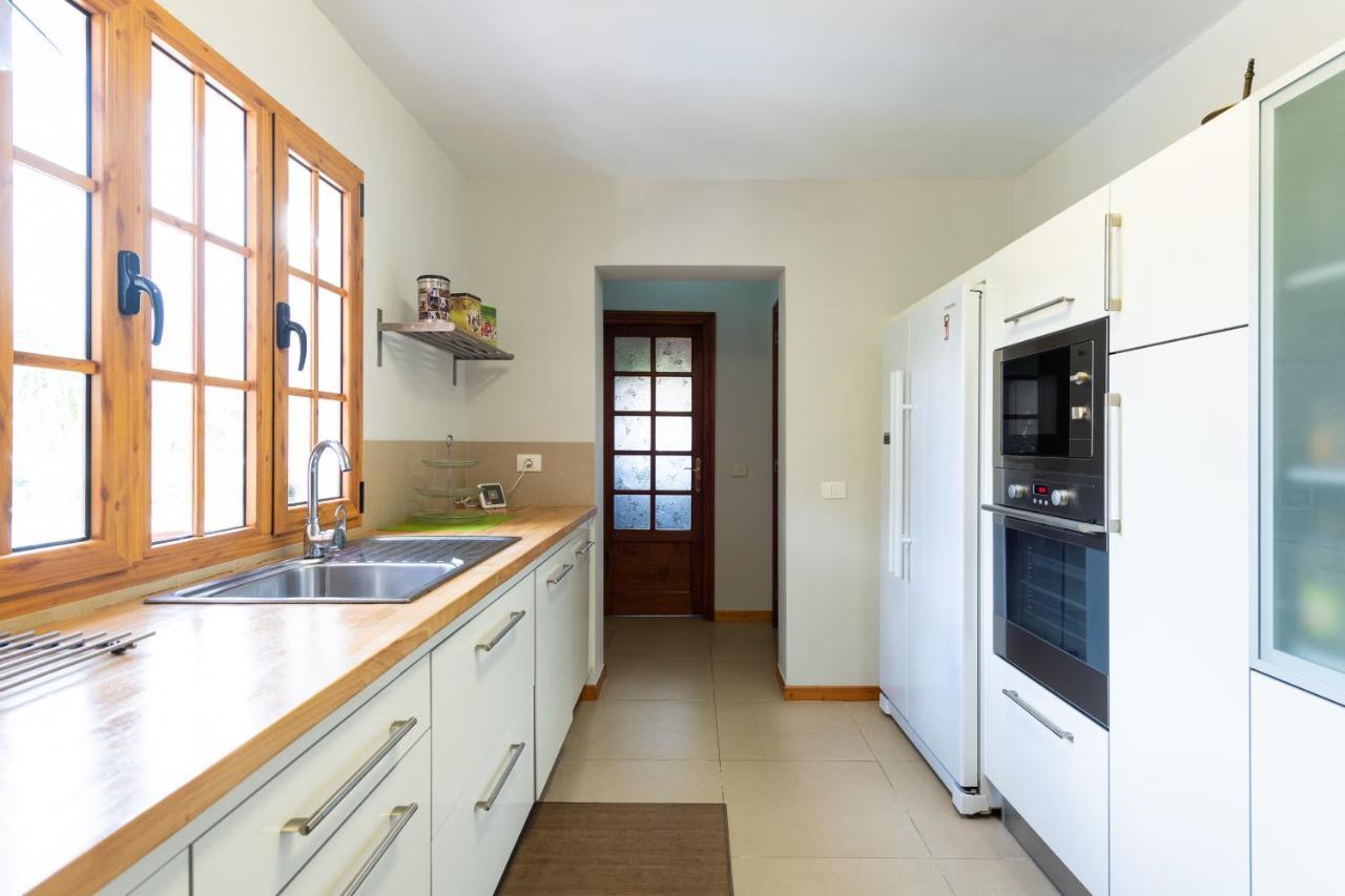 5br - Pool Parking & Tennis Court Villa Las Palmas de Gran Canaria