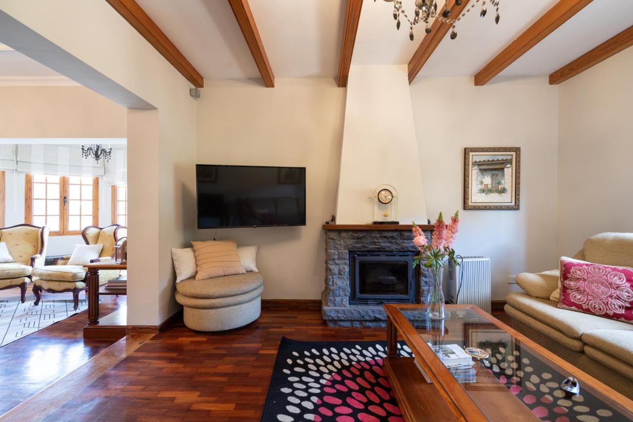 5br - Pool Parking & Tennis Court