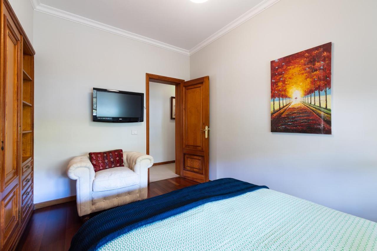 5br - Pool Parking & Tennis Court *
