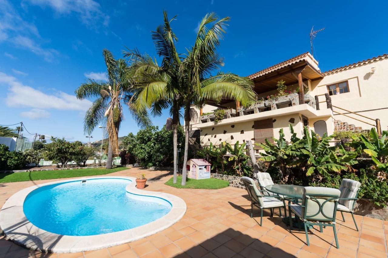 5br - Pool Parking & Tennis Court Villa