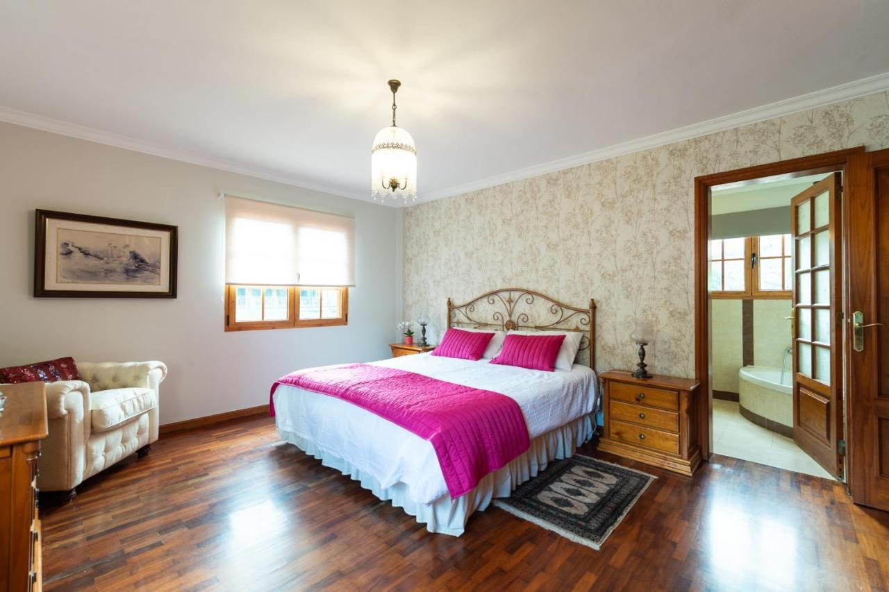 5br - Pool Parking & Tennis Court *
