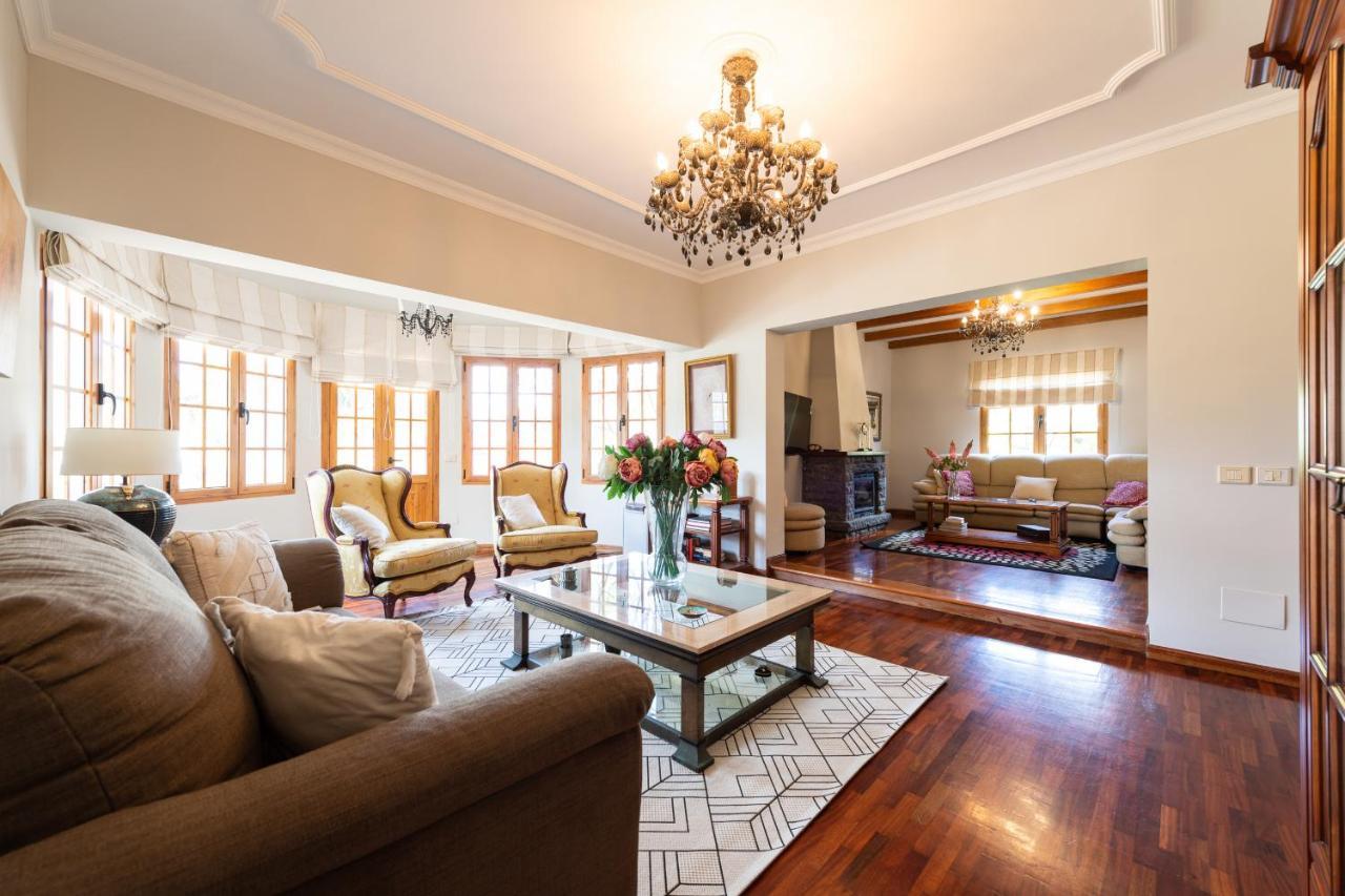 5br - Pool Parking & Tennis Court *