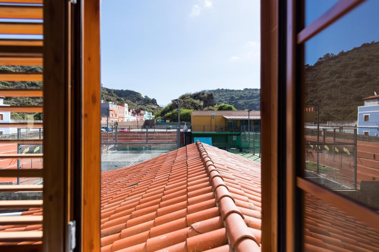 5br - Pool Parking & Tennis Court Villa