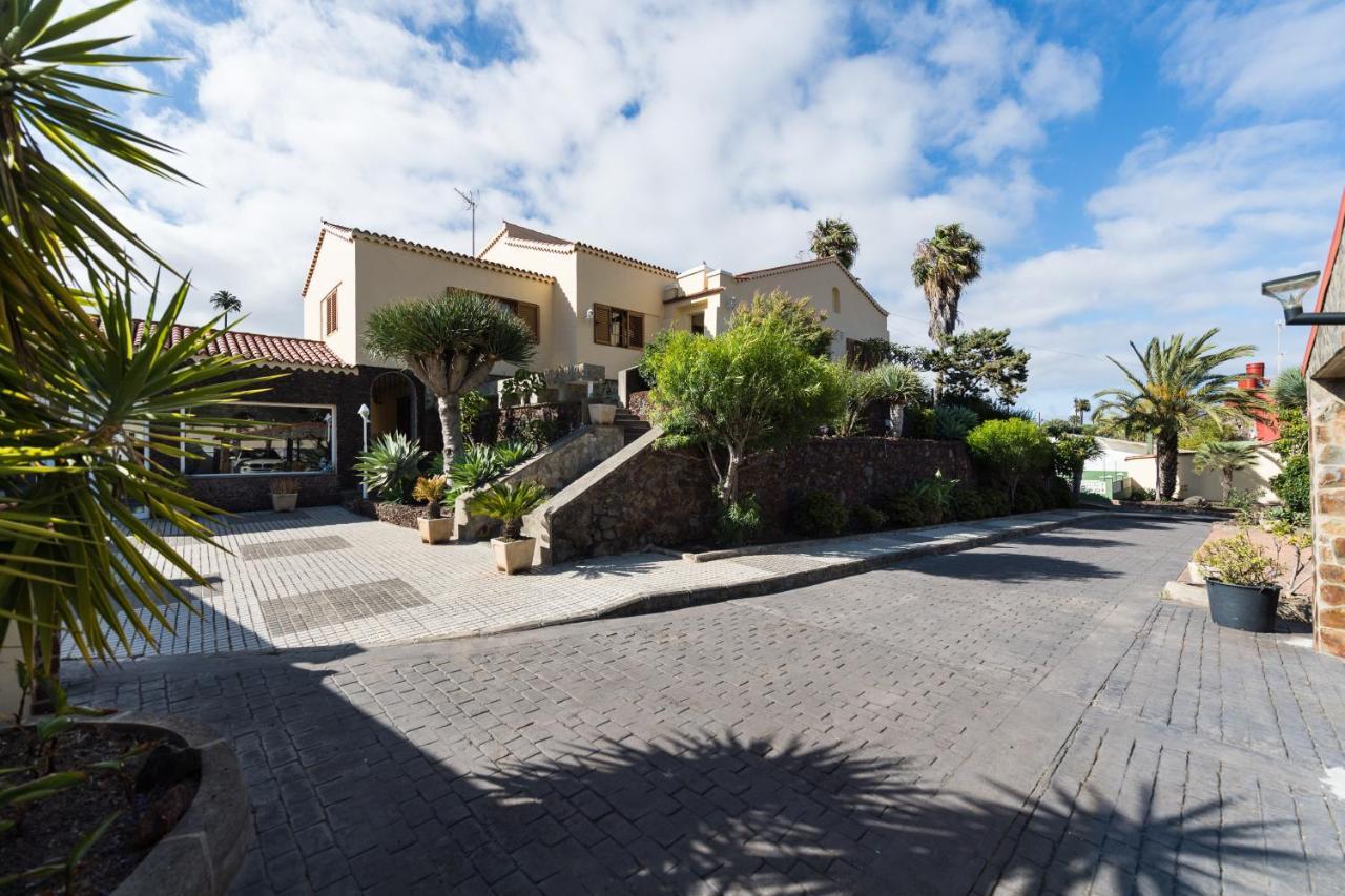 5br - Pool Parking & Tennis Court *