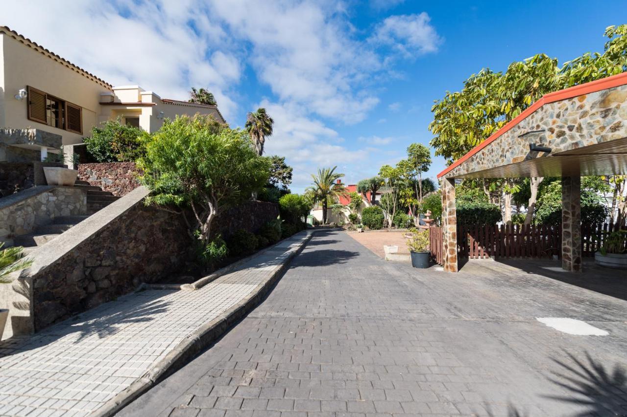 Villa 5br - Pool Parking & Tennis Court *