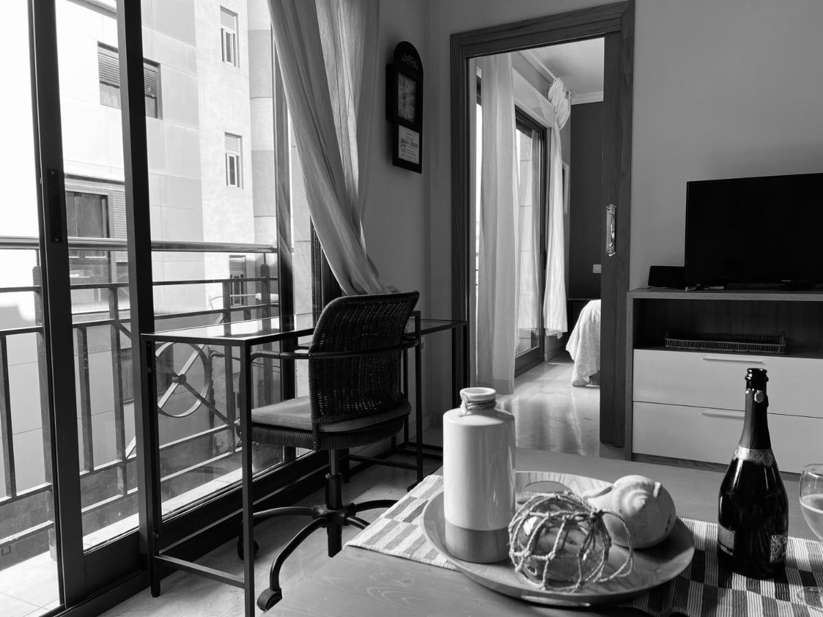 Upscale***las Canteras Beach***balcony Apartamento