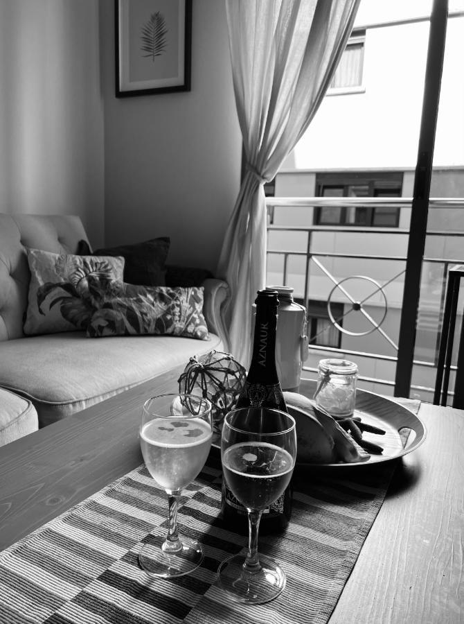 Upscale***las Canteras Beach***balcony Apartamento