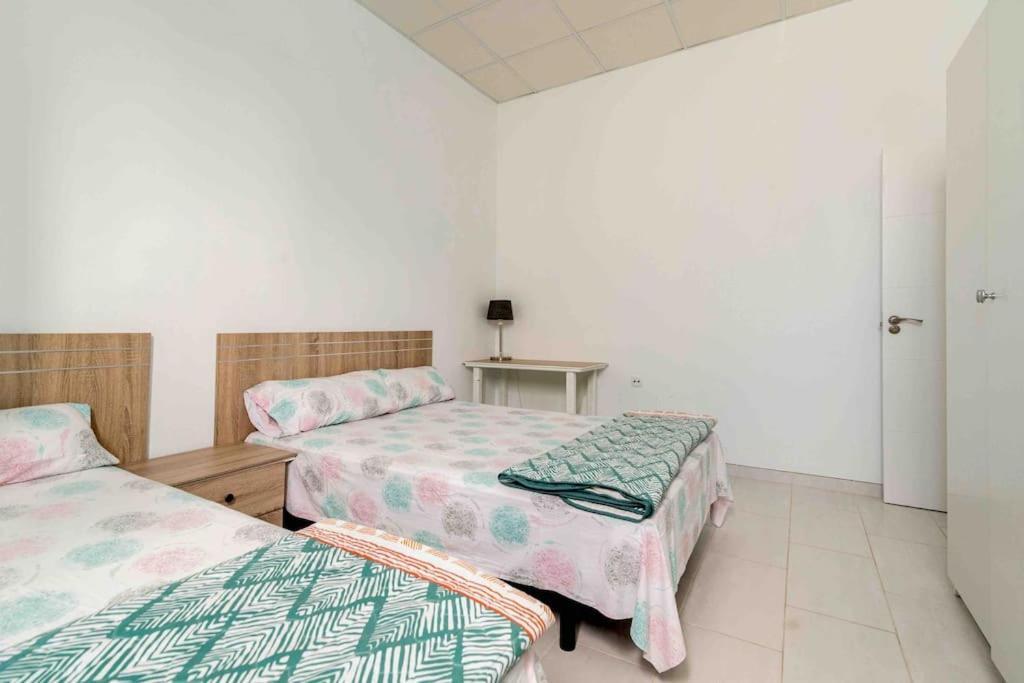 Big Tauro With Private Heated Saltwater Pool & Jacuzzi & Bbq & Game & Arcade Games *
