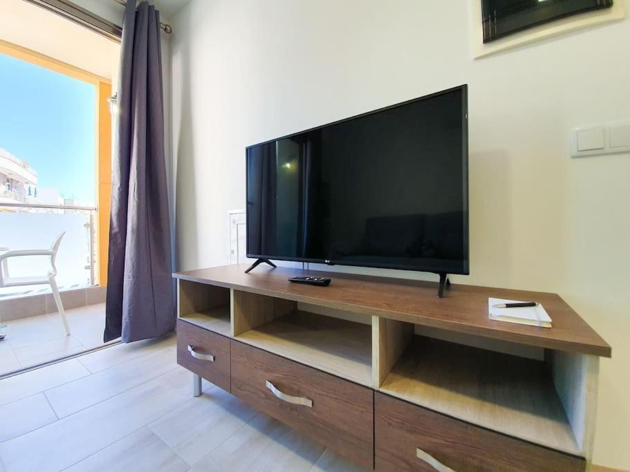 1 1 Bedroom 45 Seconds From The 1 Apartamento