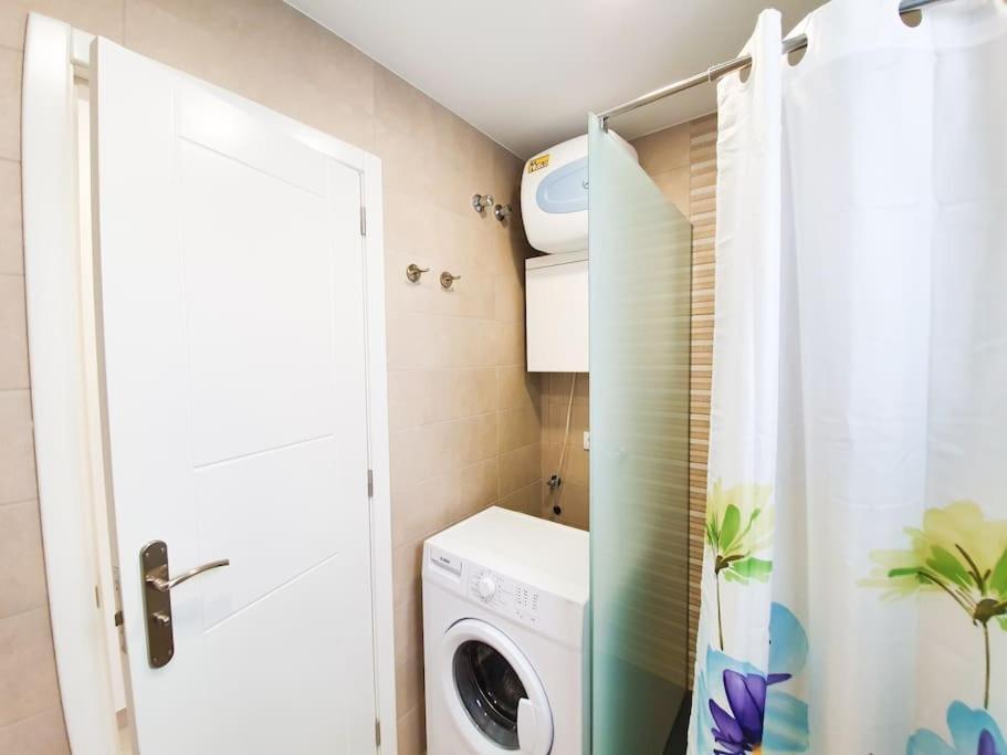 1 1 Bedroom 45 Seconds From The 1 Apartamento *