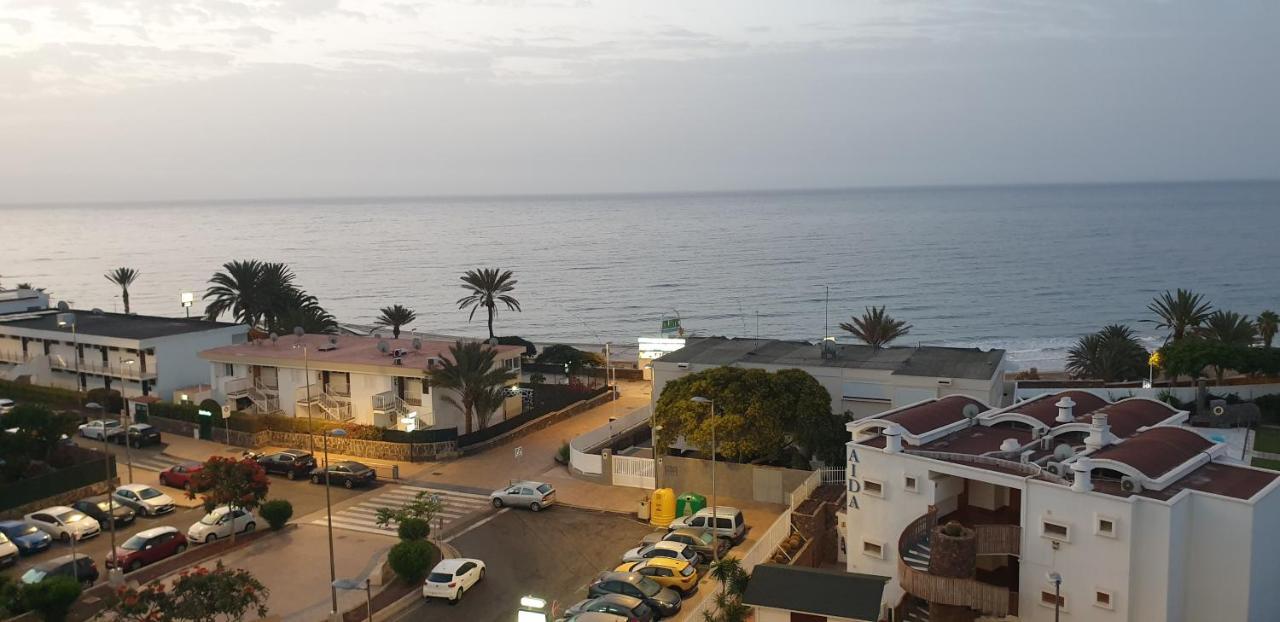 Playa Del Ingles. Al Lado Del Oceano Apartment