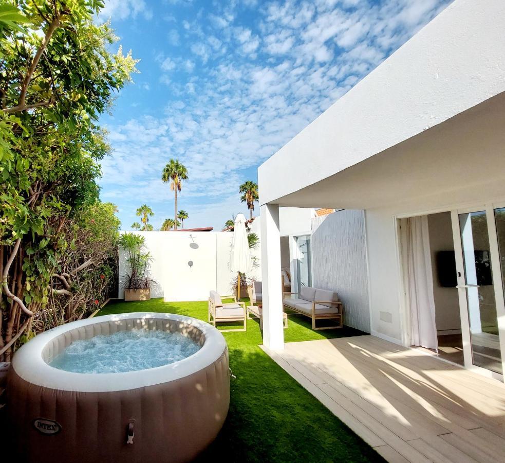 De Diseno Hidromasajes Terraza Y Piscina. San Bartolomé