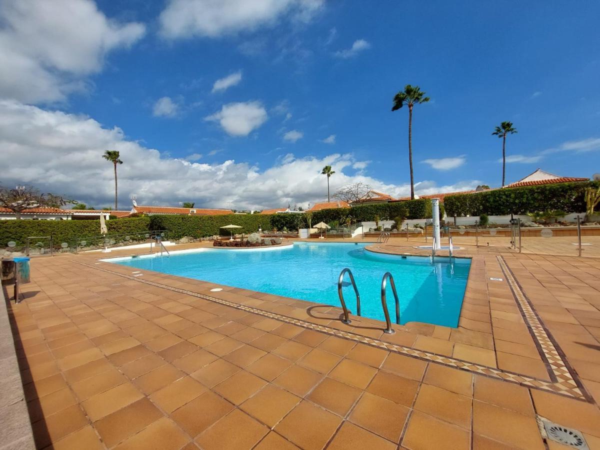 De Diseno Hidromasajes Terraza Y Piscina. Villa *