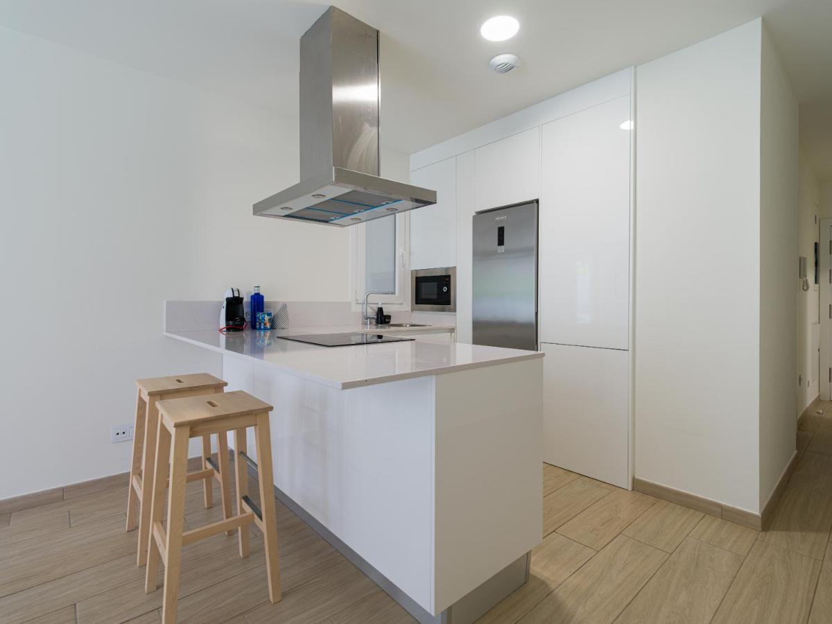 Homeforguest Apartamento Con Terraza Y Parking En Canteras Appartamento