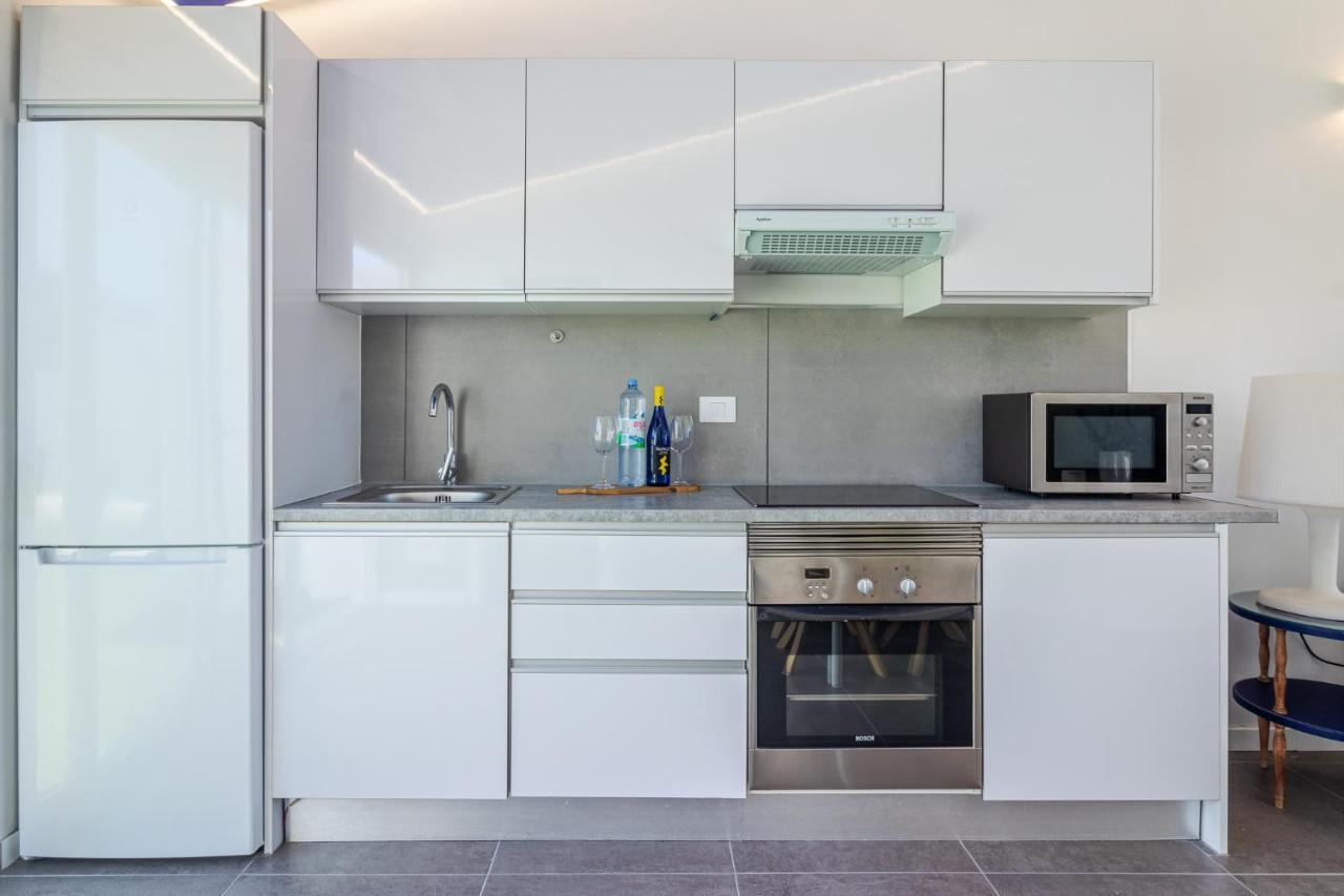 Luxury Apartment *