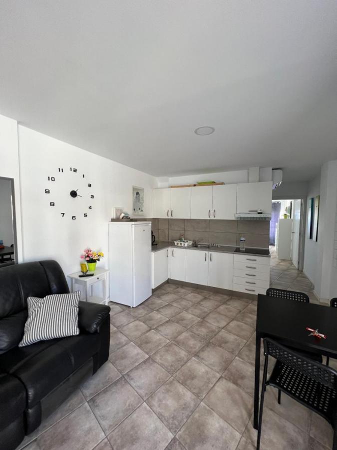 San Agustin,close To The With Pool ! Appartamento