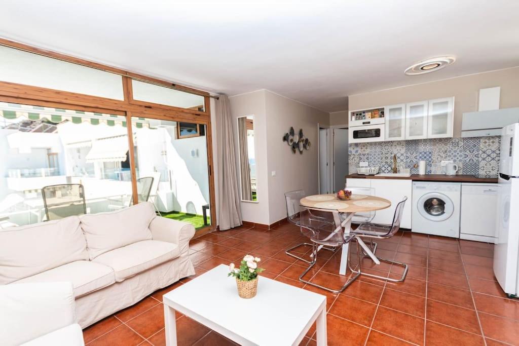 Golden Sunny View Apartment *