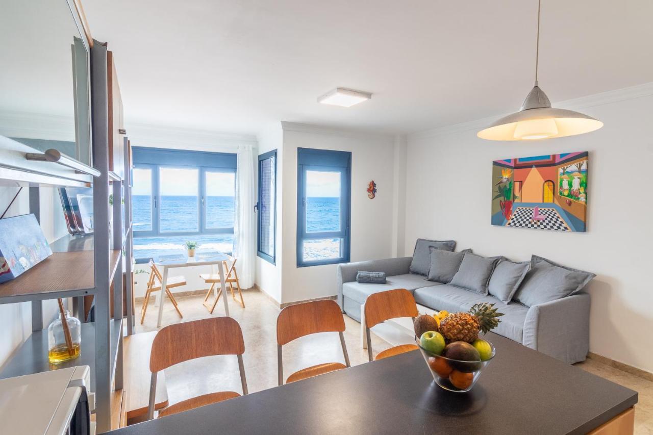 Ocean & Auditorium Views Apartment